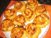 Blätterteig - Pizza - Schnecken pikant gefüllt - Rezept