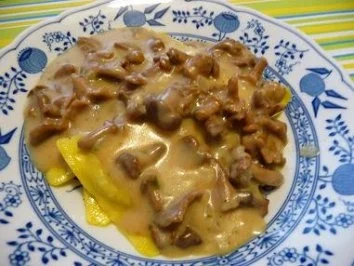 Steinpilzpasta mit Pfifferlingrahmsoße - Rezept - Bild Nr. 5