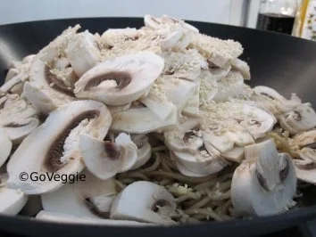 Mie-Nudeln mit Currypilzen - Rezept - Bild Nr. 5