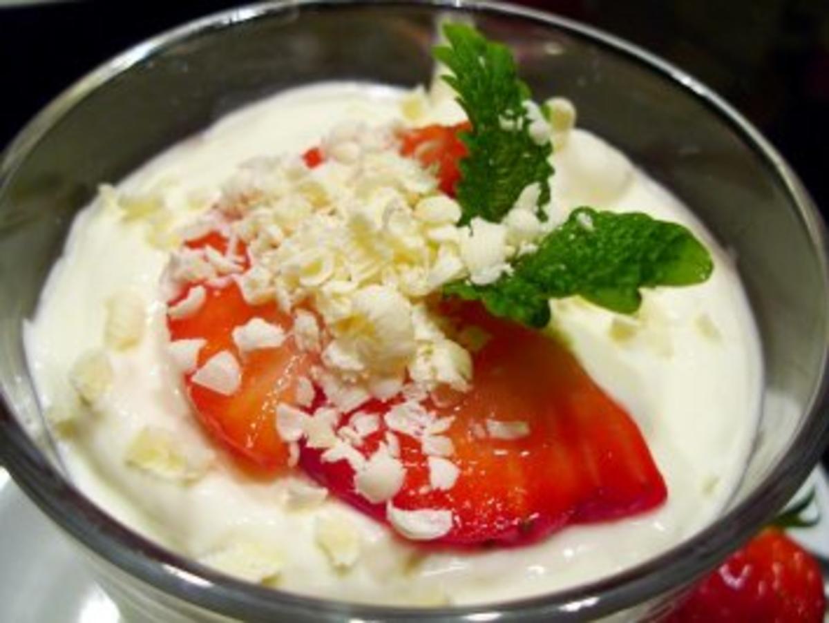 Desserts: Weiße Joghurtschokocreme al genovese - Rezept - Bild Nr. 7