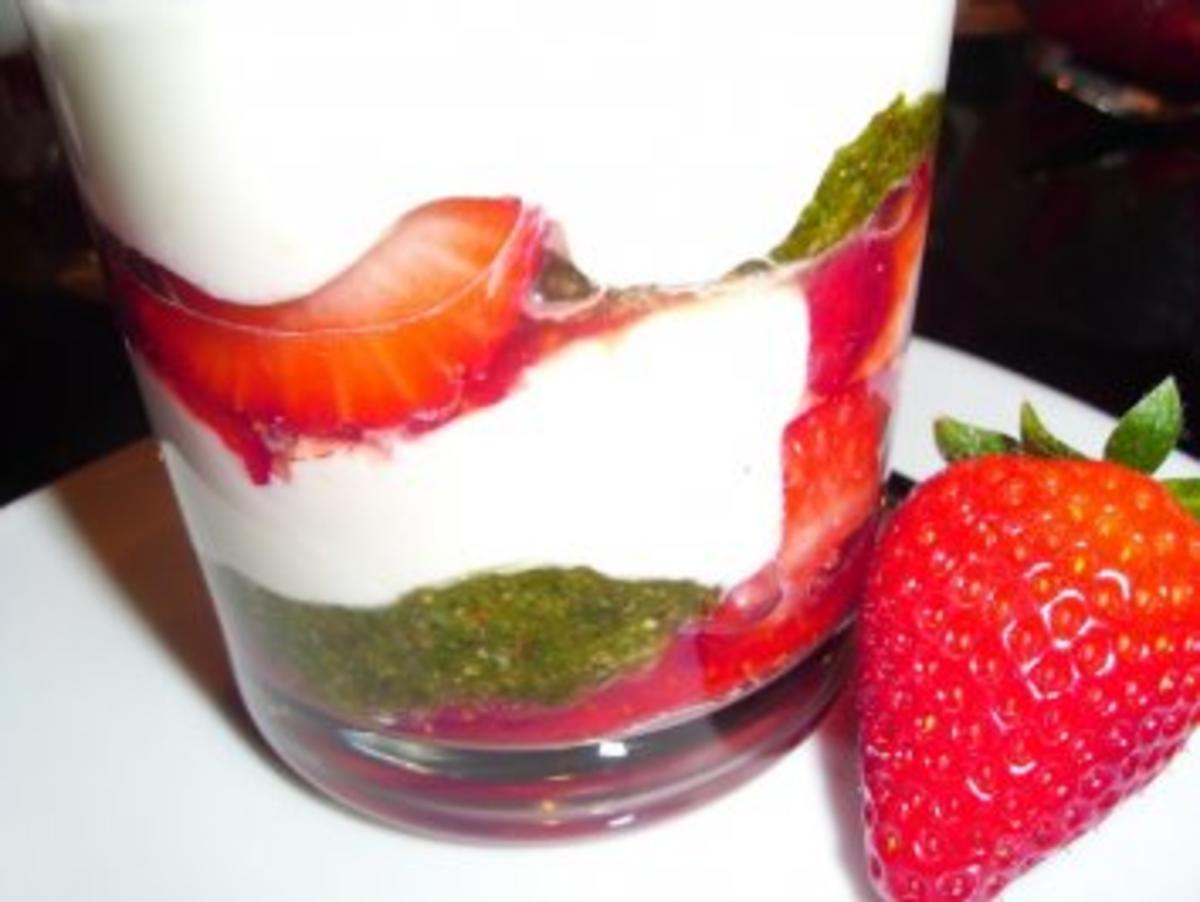 Desserts: Weiße Joghurtschokocreme al genovese - Rezept - Bild Nr. 6