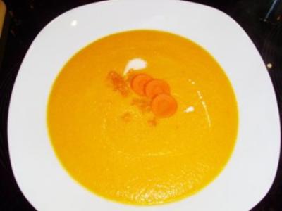 Rezept: Suppe: Kokos-Karotten-Suppe mit Ingwer Suppe: Kokos-Karotten-Suppe mit Ingwer - Rezept
