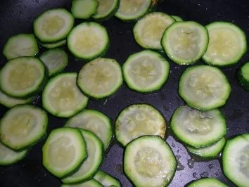 Pasta-Käse-Auflauf mit Zucchini und Mozzarella - Rezept - Bild Nr. 5