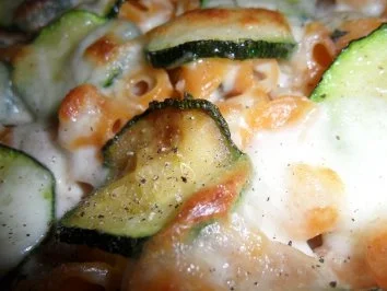 Pasta-Käse-Auflauf mit Zucchini und Mozzarella - Rezept - Bild Nr. 2