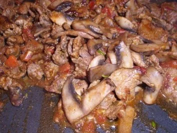 Fleisch: Lammgeschnetzeltes in Tomaten-Kapern-Sauce - Rezept - Bild Nr. 6