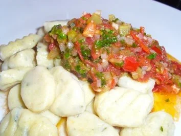 Rezept: Dips und Saucen: Warmes Tomatensugo Dips und Saucen: Warmes Tomatensugo - Rezept