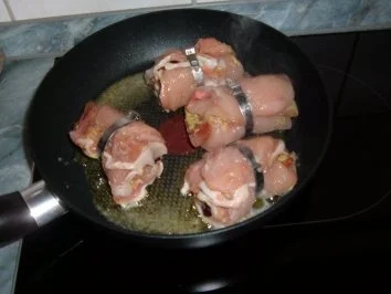 Rezept: Geflügel : Hähnchen - Minutensteaks - Roulade Bild Nr. 4 Geflügel : Hähnchen - Minutensteaks - Roulade - Rezept - Bild Nr. 4