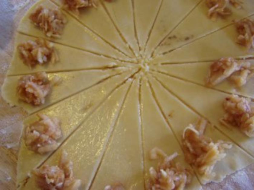 -Gebäck- Frischkäsehörnchen mit Apfelfüllung - Rezept - kochbar.de