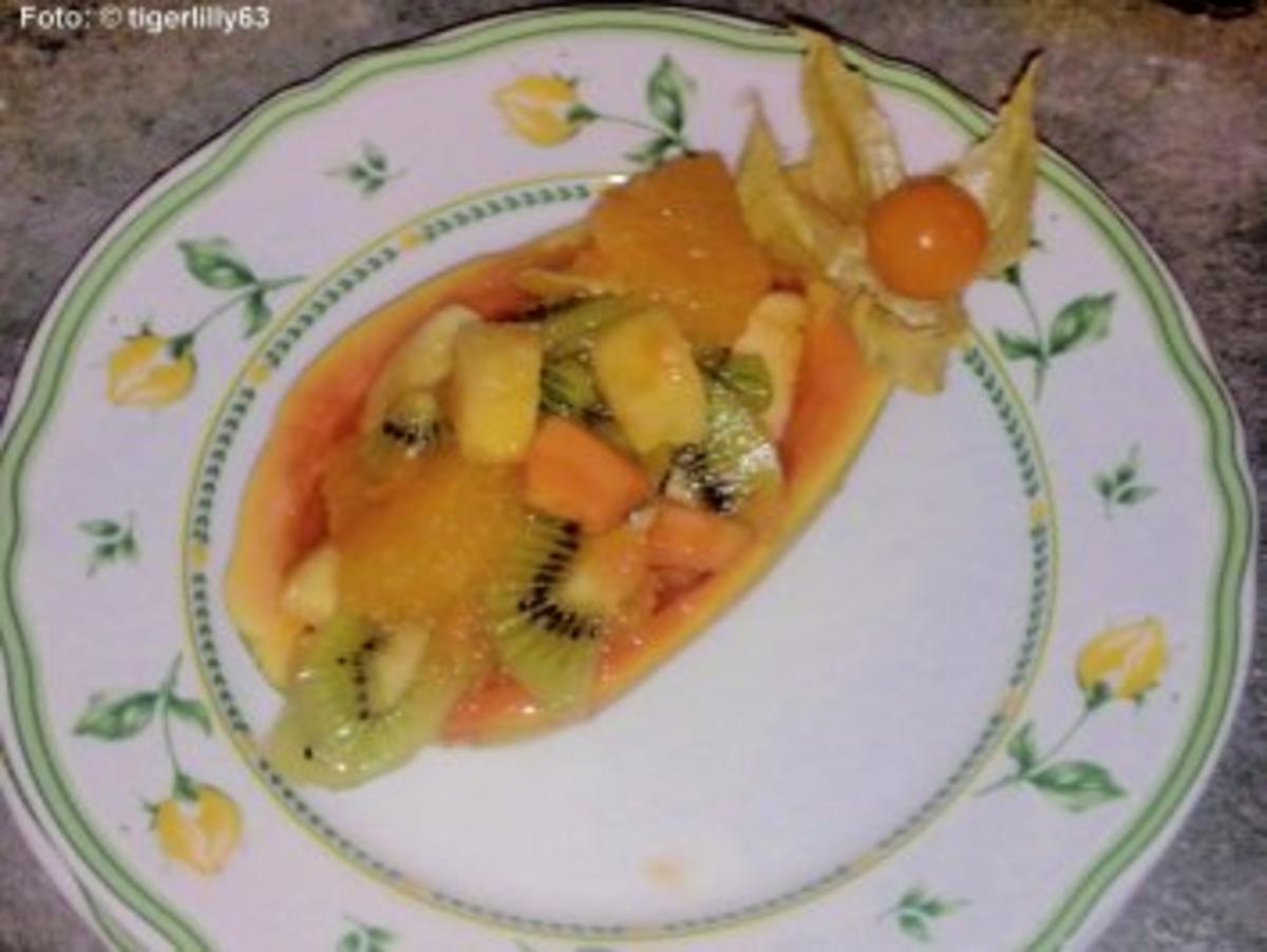 Gefüllte Papaya mit Obstsalat - Rezept