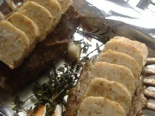 Lammcarre mit Mandel-Nuss-Kruste auf Tomaten-Bohnengemüse - Rezept - Bild Nr. 4