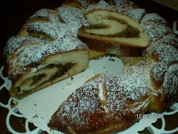 Hefekranz gefüllt - Rezept