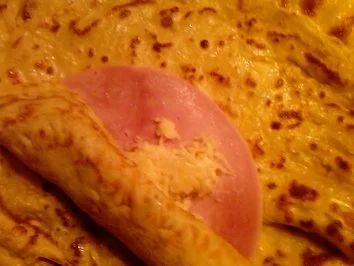 Rezept: Aufläufe/ Überbackenes: Käse- Schinken- Crepes Bild Nr. 4 Aufläufe/ Überbackenes: Käse- Schinken- Crepes - Rezept - Bild Nr. 4