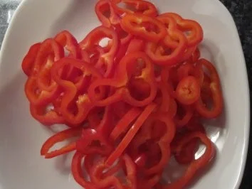 Makkaroni mit Paprika-Hüttenkäse-Sauce - Rezept - Bild Nr. 5