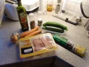 Putenschnitzel im Spaghetti Nest – Möhren und Zucchini Gemüse - Rezept