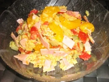 Rezept: Reissalat mit Schinken, Salami und Mandarinen Reissalat mit Schinken, Salami und Mandarinen - Rezept