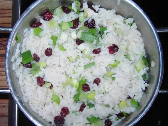 Limetten-Hähnchenspieße auf Cranberry-Minz-Reis - Rezept - Bild Nr. 5