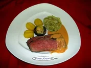 Roastbeef mariniert mit Thymian, bunten Pfeffer Öl ,Knobi ,Zwiebeln und Senf - Rezept