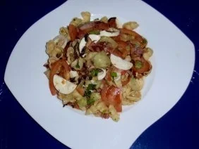 Nudelsalat mit gebratenen Schinkenstreifen- Champignons - Rezept - Bild Nr. 9