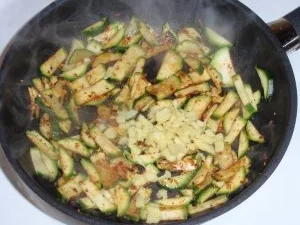 Rezept: Basmatireis-Bällchen mit scharfen Gemüse Bild Nr. 4 Basmatireis-Bällchen mit scharfen Gemüse - Rezept - Bild Nr. 4