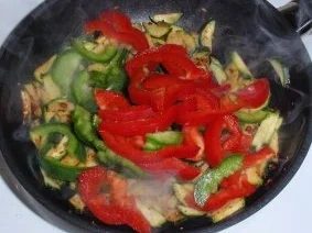 Rezept: Basmatireis-Bällchen mit scharfen Gemüse Bild Nr. 5 Basmatireis-Bällchen mit scharfen Gemüse - Rezept - Bild Nr. 5