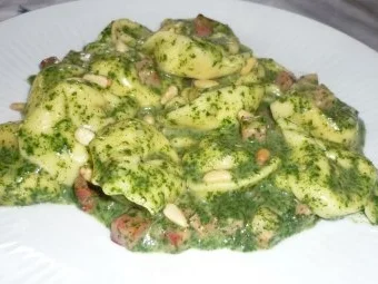 Tortellini in Spinat-Schinken-Soße - Rezept