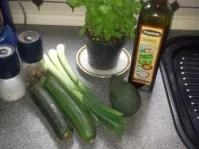 Gegrillter Lachs mit Zucchini-Avocado-Gemüse - Rezept - Bild Nr. 3