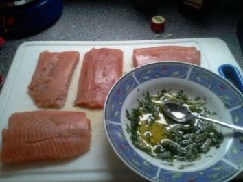 Gegrillter Lachs mit Zucchini-Avocado-Gemüse - Rezept - Bild Nr. 6