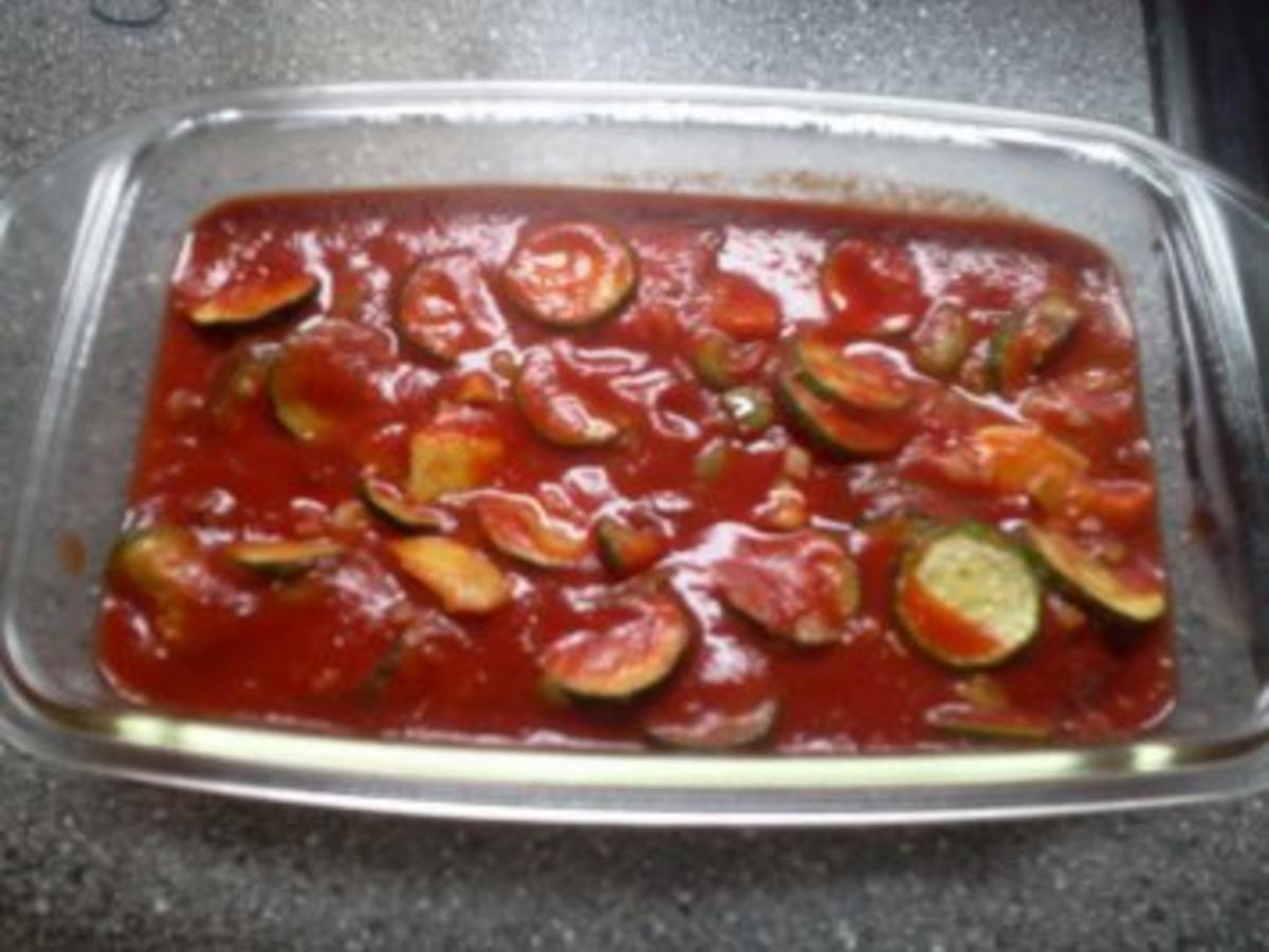 Gegrillter Lachs mit Zucchini-Avocado-Gemüse - Rezept - kochbar.de