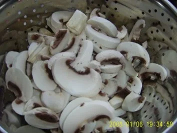 Rezept: Champignons-Brokoli-Sahne-Soße Bild Nr. 2 Champignons-Brokoli-Sahne-Soße - Rezept - Bild Nr. 2