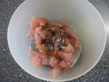 Fit in den Frühling Salat mit Hähnchenbruststreifen - Rezept - Bild Nr. 3