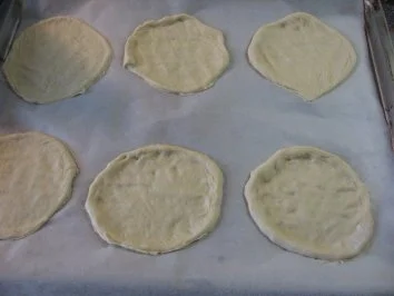 Rezept: Mini Pizzen Bild Nr. 6 Mini Pizzen - Rezept - Bild Nr. 6