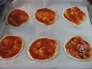Rezept: Mini Pizzen Bild Nr. 7 Mini Pizzen - Rezept - Bild Nr. 7