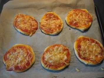 Rezept: Mini Pizzen Bild Nr. 10 Mini Pizzen - Rezept - Bild Nr. 10