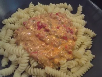 Rezept: Paprika-Frischkäse-Soße auf Spirelli Bild Nr. 3 Paprika-Frischkäse-Soße auf Spirelli - Rezept - Bild Nr. 3