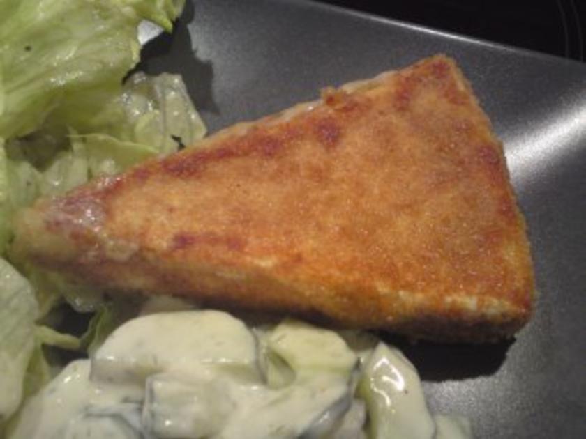 Backcamembert mit Eisberg- und Gurkensalat - einfach - von sTinsche