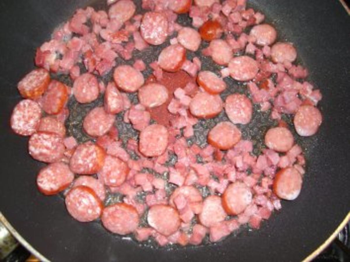 Krautsalat mit Speck und Wurst - einfach - 29 kcal/100g