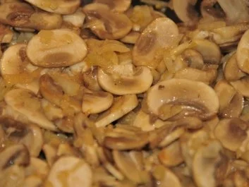 Rezept: Schnitzel vom Angusrind mit Champignon-Sahne-Sauce Bild Nr. 4 Schnitzel vom Angusrind mit Champignon-Sahne-Sauce - Rezept - Bild Nr. 4