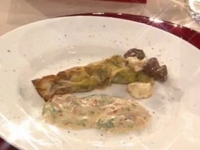 Börek-Zigarre vom Lamm und Schafskäse mit Dipp à la Steffen Henssler - Rezept