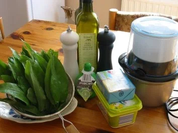 Rezept: Bärlauchbutter ala drigis Art Bärlauchbutter ala drigis Art - Rezept