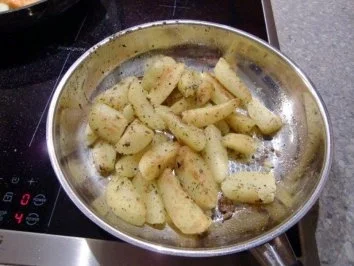 Rindersteak mit Zucchini-Möhrengemüse und Kartoffelrösti - Rezept - Bild Nr. 5