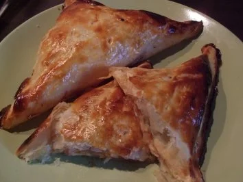 Blätterteigtaschen im Hot Dog Style - Rezept