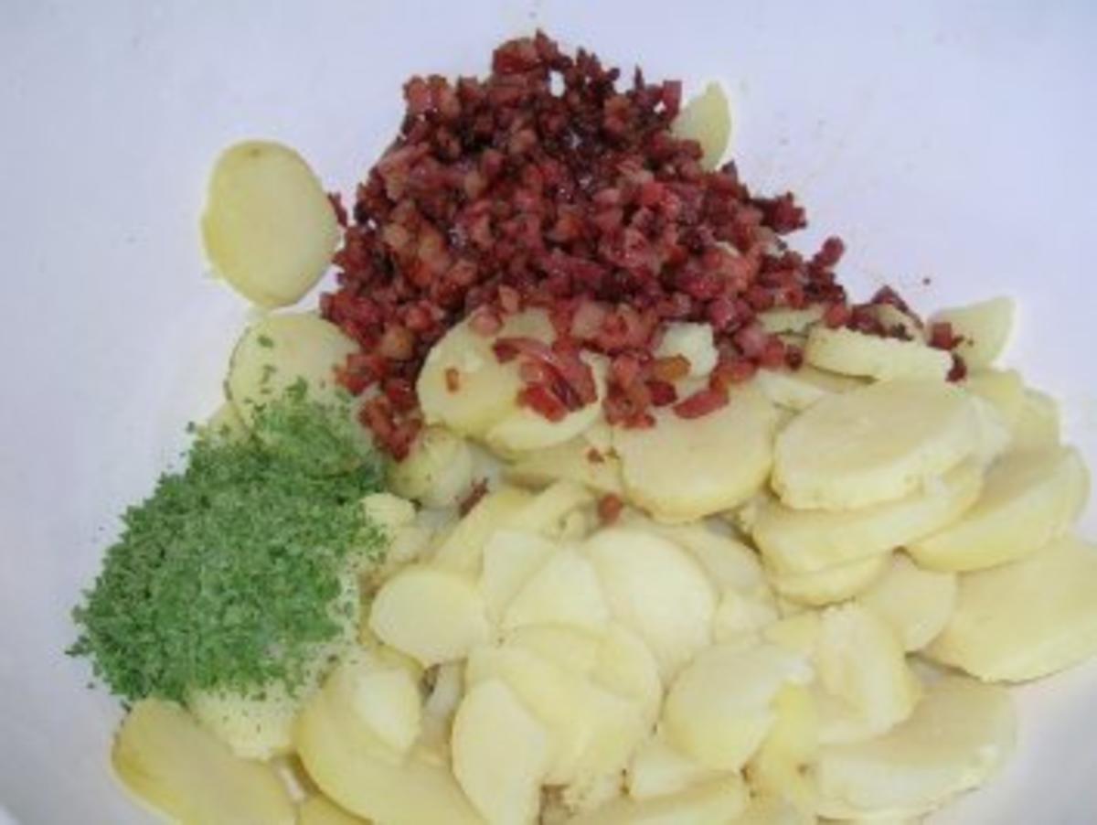 Spanferkel-Krustenbraten mit lauwarmem Kartoffelsalat (deftige Hausmannskost: unsere Art) - Rezept - Bild Nr. 11