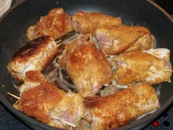 Rezept: Putenrouladen mit Pfefferkäse Bild Nr. 7 Putenrouladen mit Pfefferkäse - Rezept - Bild Nr. 7