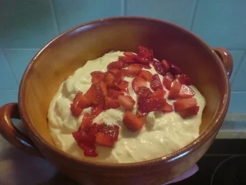 Dessert "Weiße Schokocreme mit Früchten" - Rezept