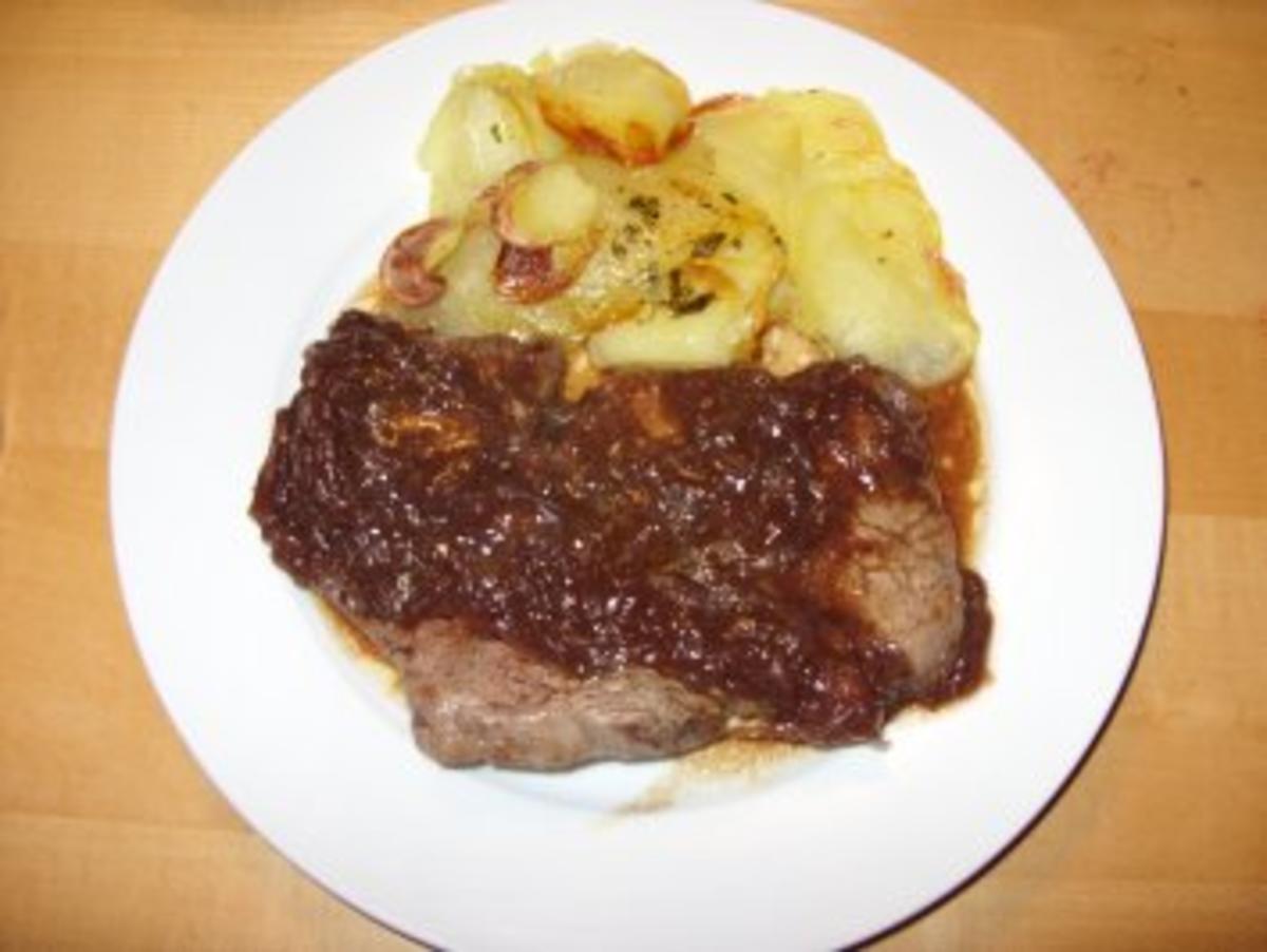 Bilder für D: Zwiebelrostbraten mit Rotweinzwiebeln - Rezept