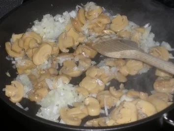 Rezept: Schnitzelchen mit Pilz-Schmorgurken-Gemüse Bild Nr. 4 Schnitzelchen mit Pilz-Schmorgurken-Gemüse - Rezept - Bild Nr. 4