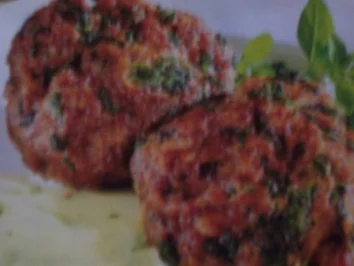 Spinatfrikadellen mit Basilikum-Käse-Soße - Rezept