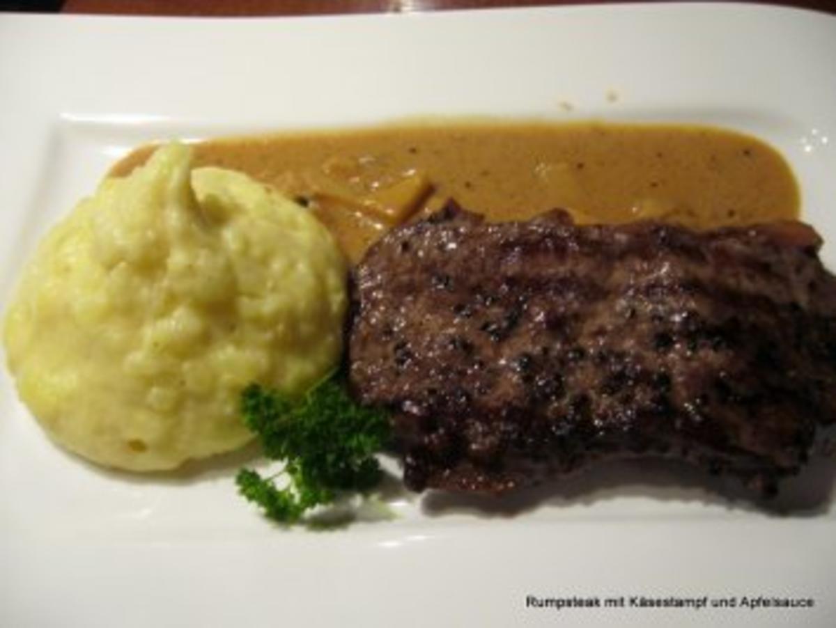 Rumpsteak mit Käsestampf und Apfelsauce - Rezept