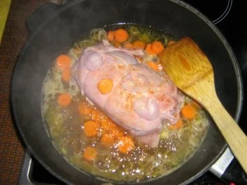 Rezept: Rehbraten aus der Schulter im Schinkenmantel mit Steinpilzsauce an Spätzle Bild Nr. 4 Rehbraten aus der Schulter im Schinkenmantel mit Steinpilzsauce an Spätzle - Rezept - Bild Nr. 4