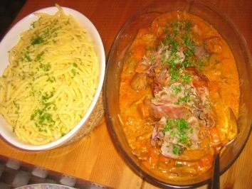 Rezept: Rehbraten aus der Schulter im Schinkenmantel mit Steinpilzsauce an Spätzle Bild Nr. 6 Rehbraten aus der Schulter im Schinkenmantel mit Steinpilzsauce an Spätzle - Rezept - Bild Nr. 6